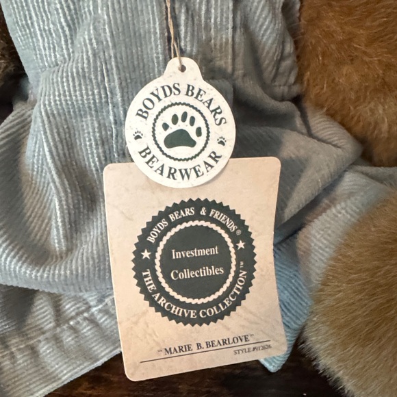 Boyd’s Bear.    Teddy Bear with Floral Hat and Green Outfit - Picture 2 of 4